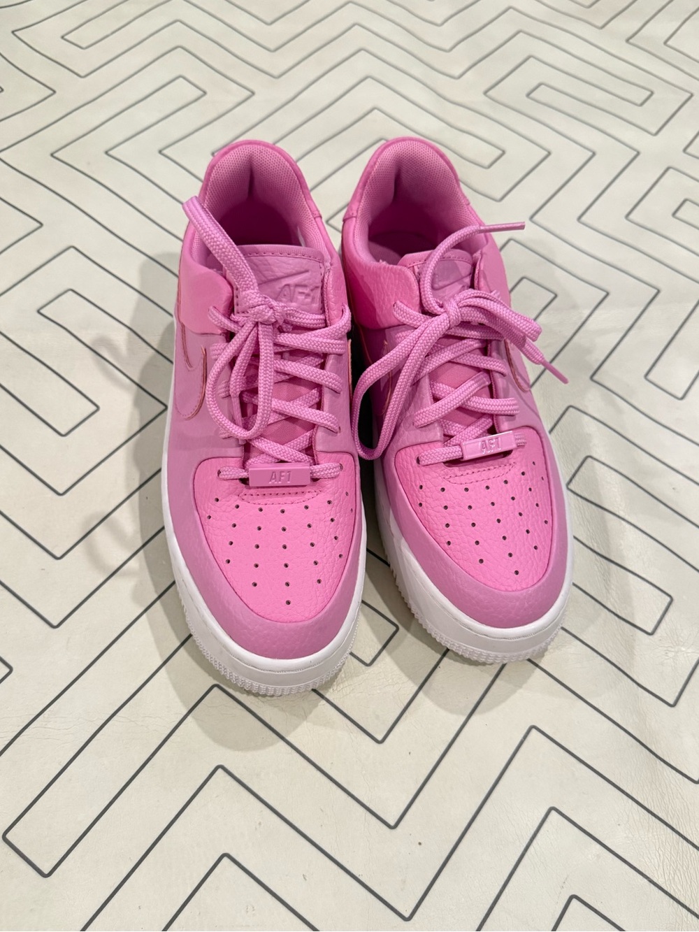 Nike Air Force 1 Sage Low 'Psychic Pink Sneakers